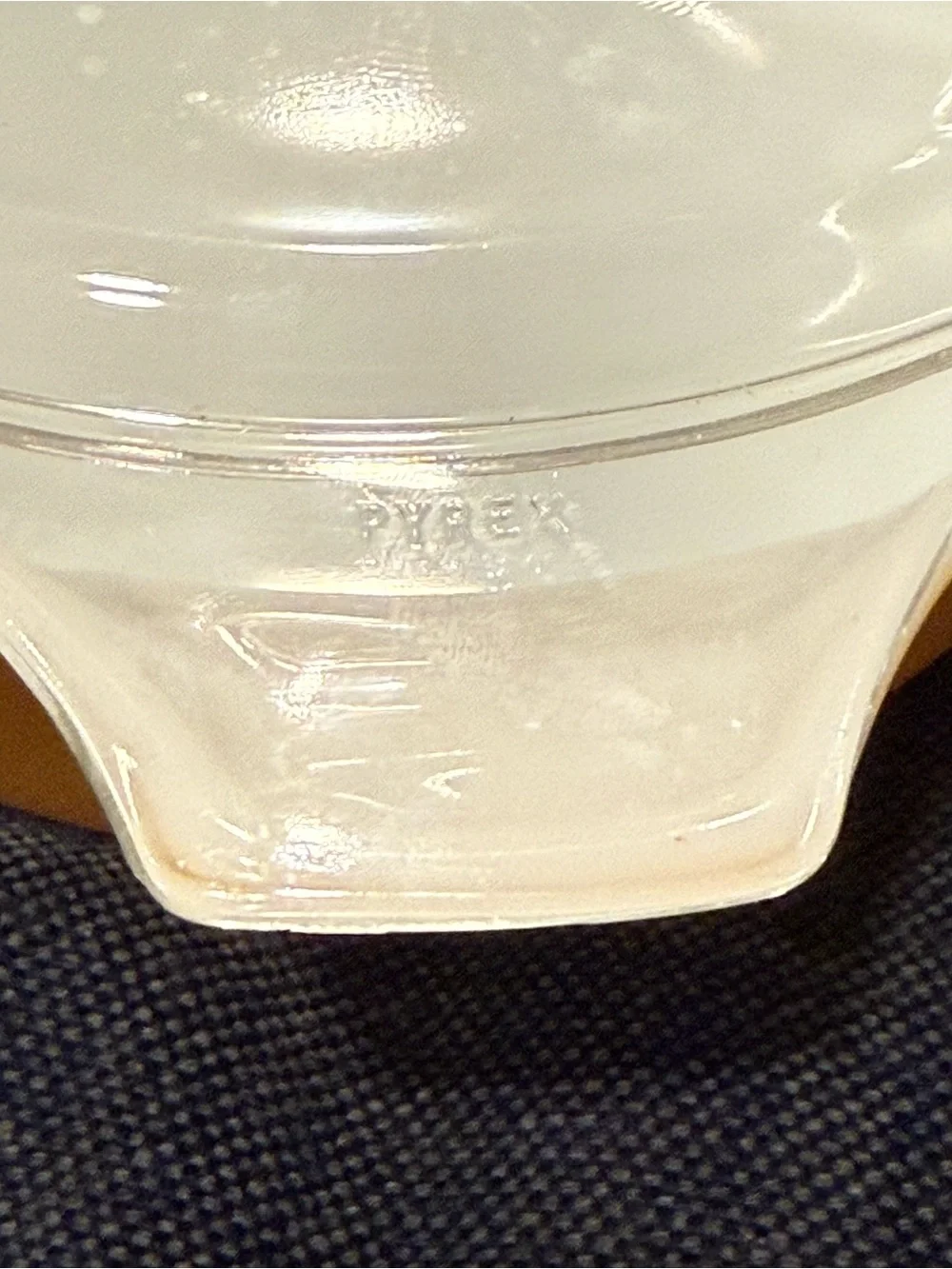Vintage Pyrex Butterfly Gold 475-B Casserole Dish 2.5 Qt Round with Lid 1970s